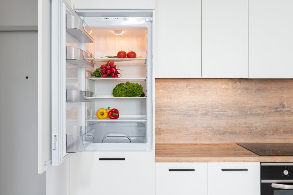 How to Clean a Refrigerator: The Ultimate Guide